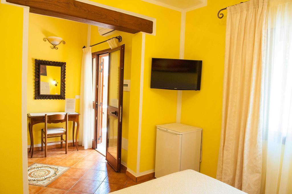 B&B Da Sabrina Сан-Теодоро Номер фото