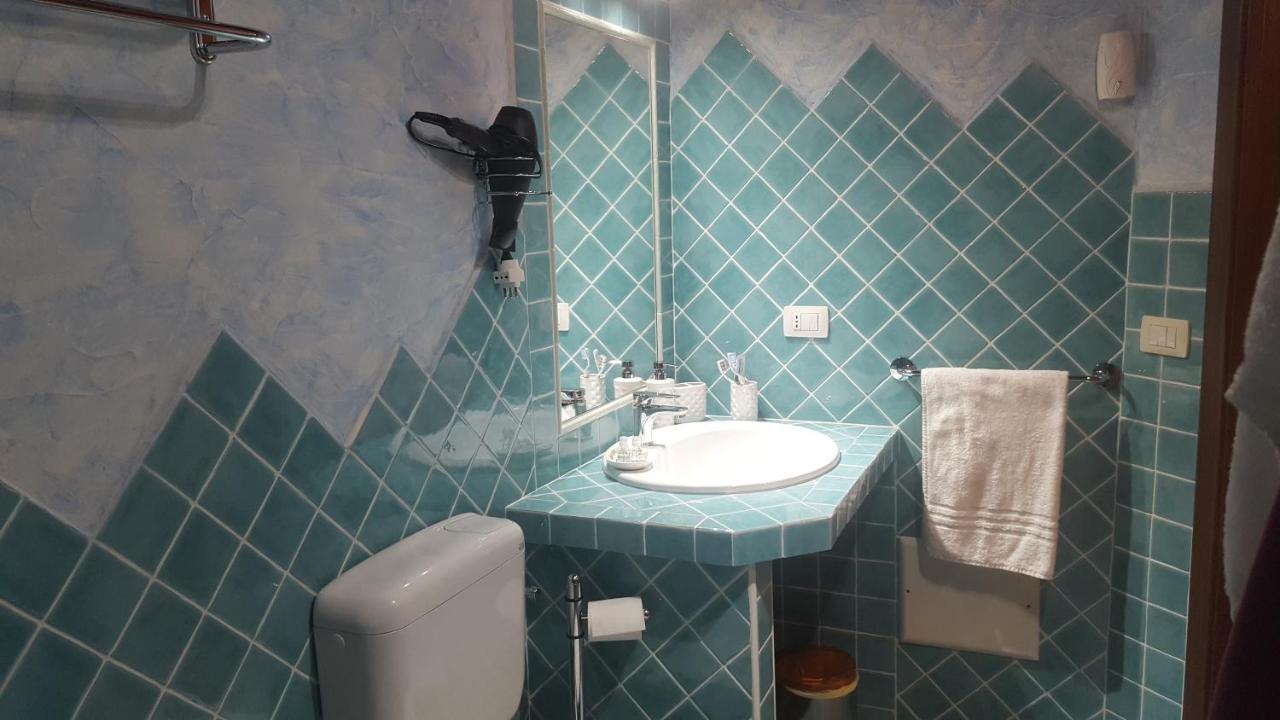 B&B Da Sabrina Сан-Теодоро Экстерьер фото